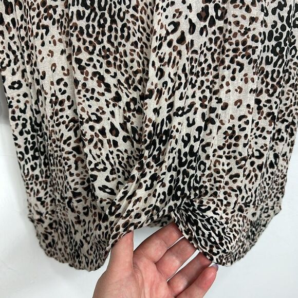 W5 Leopard Print 3/4 Sleeve V-neck Knotted Front Top Size L - Picture 3 of 8